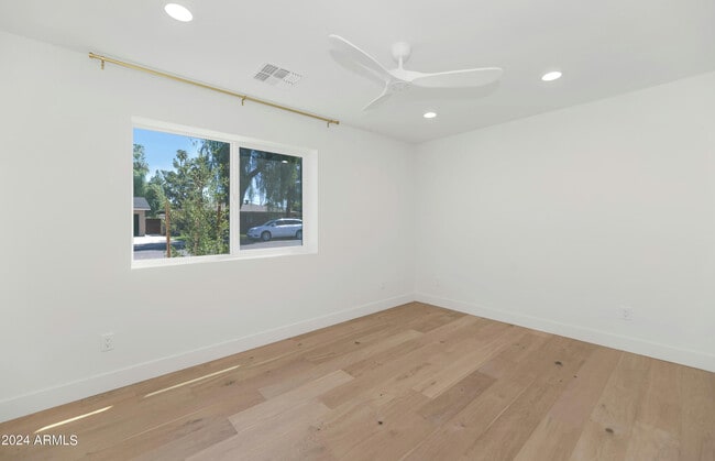 Building Photo - 4154 N 35th Pl