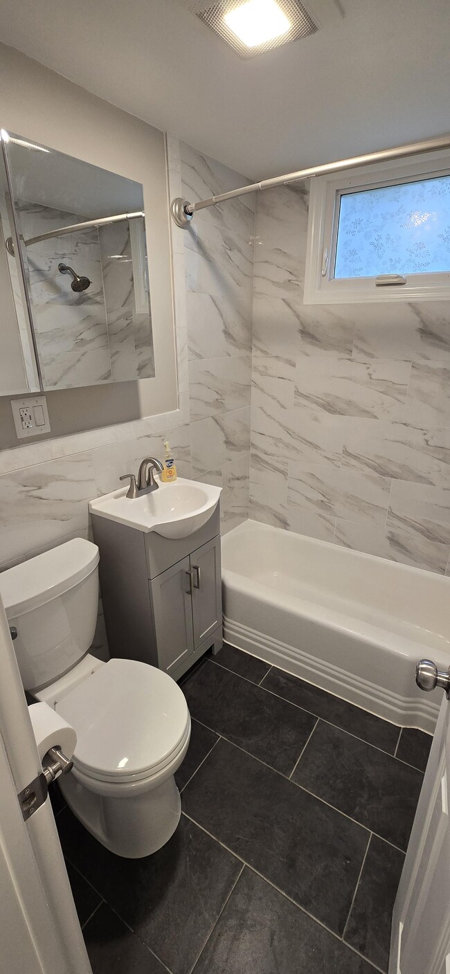 Building Photo - 895 Warrenville Rd