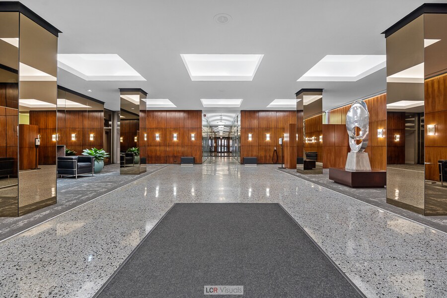 entrance - 535 N Michigan Ave