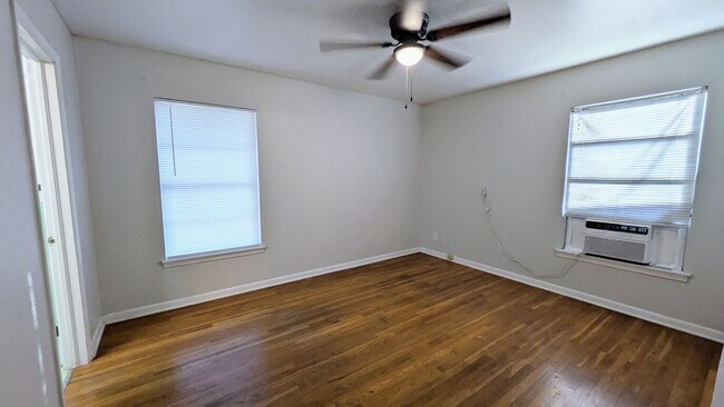 Building Photo - 1110 Sumner Dr
