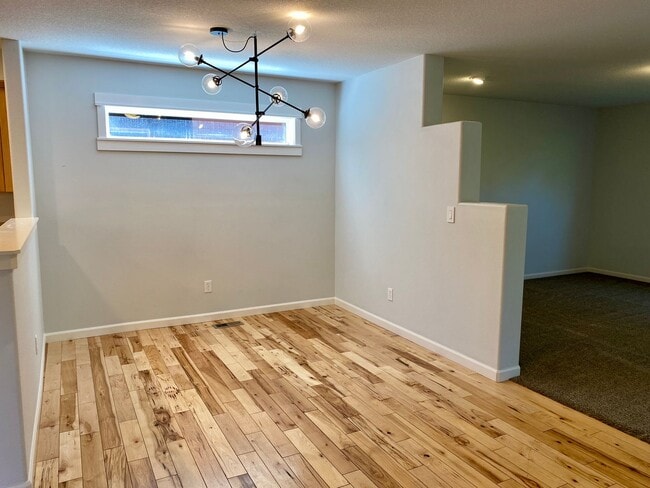 Building Photo - 3-BR Craftsman Home in SE Bend