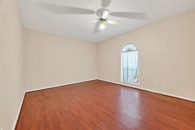 Building Photo - 1698 Creekside Dr