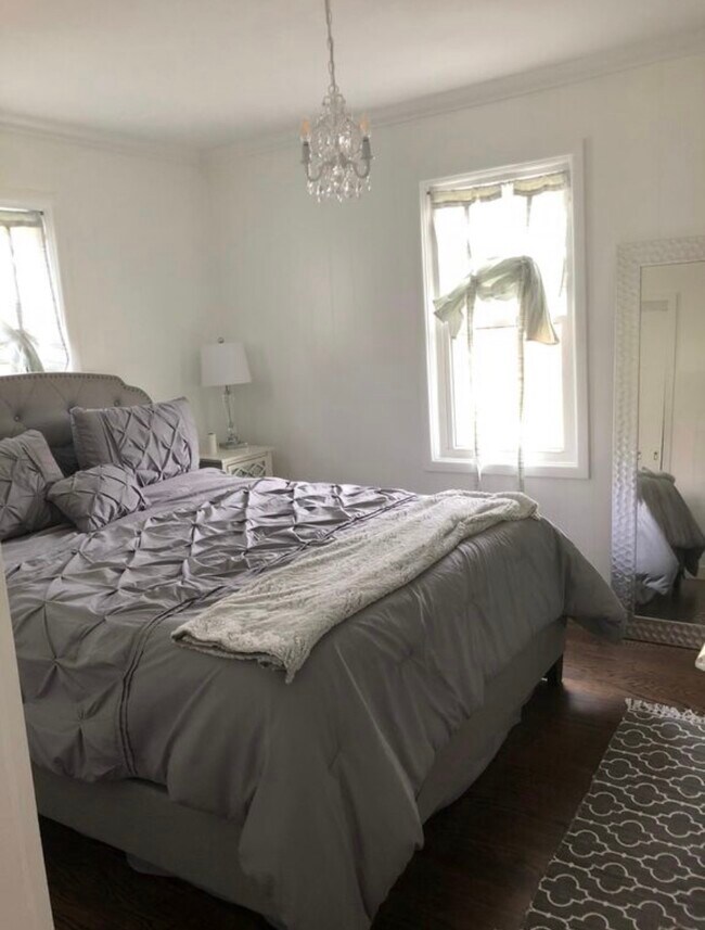 Building Photo - 46 Flintstone Rd