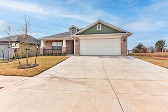 Building Photo - 323 Woodrock St