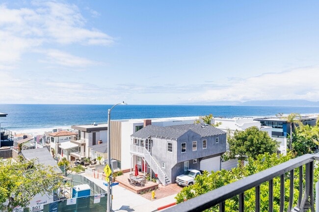 Building Photo - 300 19th St