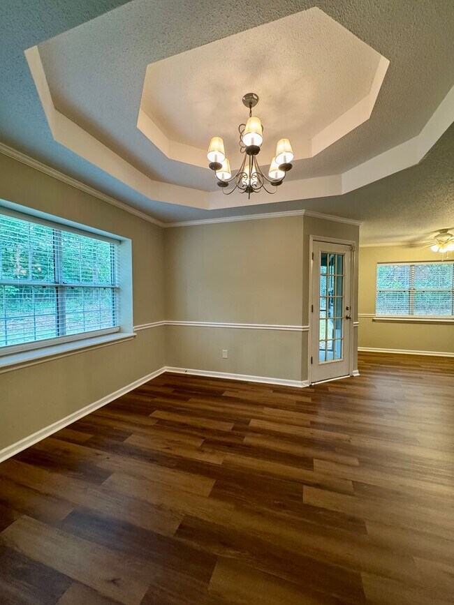 Building Photo - Your Private Retreat 3 Bedroom 2 Bath RentalAwaits!