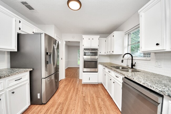 Building Photo - 1319 Forsythe Ln