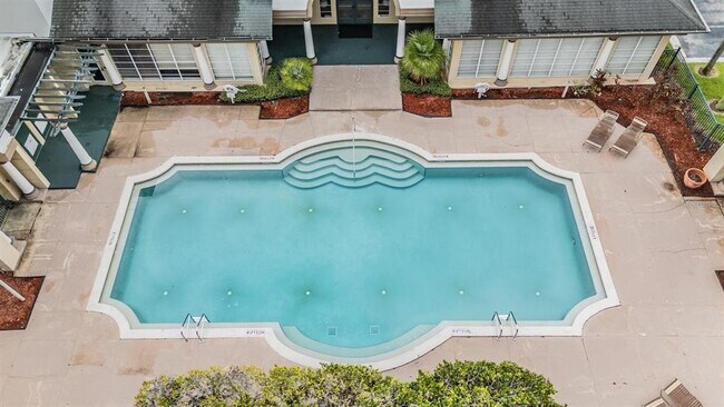 Building Photo - 17112 Carrington Park Dr