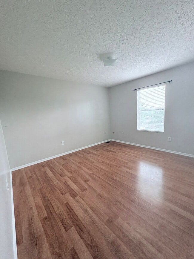 Building Photo - 7735 Royal Park Dr