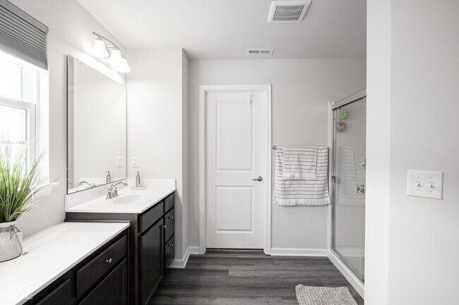 Building Photo - 453 Gathering Ln