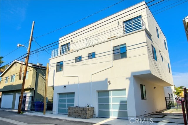 Building Photo - 4455 S Slauson Ave