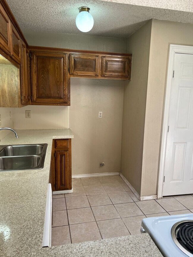 Building Photo - 11821 Garden Terrace Dr
