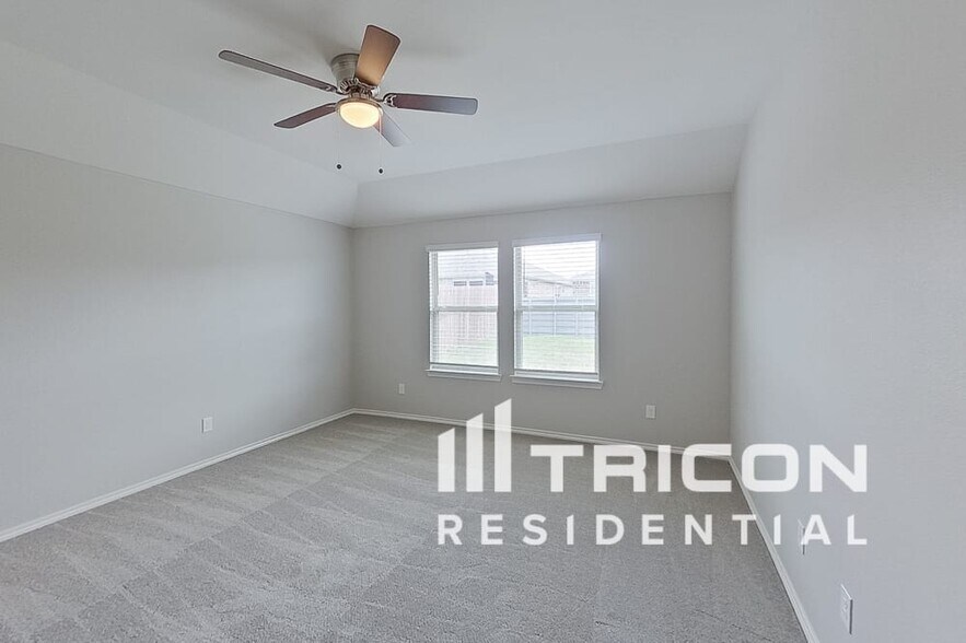 Building Photo - 848 Glover Dr