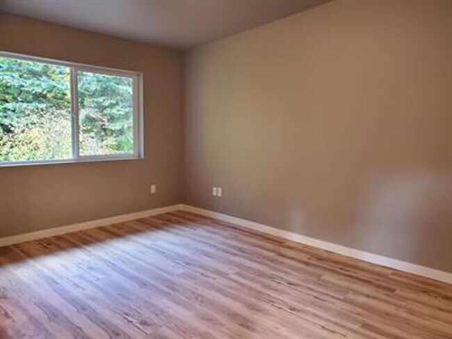 Building Photo - 3 Bedroom 2.5 Bath in Tumwater