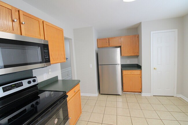 Building Photo - Updated 3-Bedroom Home in Silverstone Neighborhood – Move-In Ready!