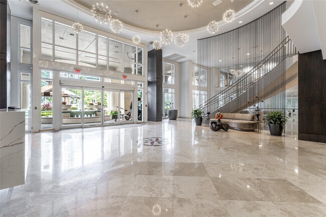 Building Photo - 511 SE 5 Ave