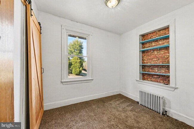 Building Photo - 939 Gravel Pike