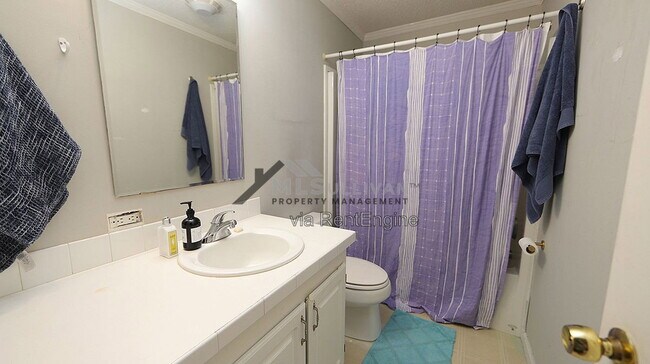 Building Photo - 1610 Marly Dr