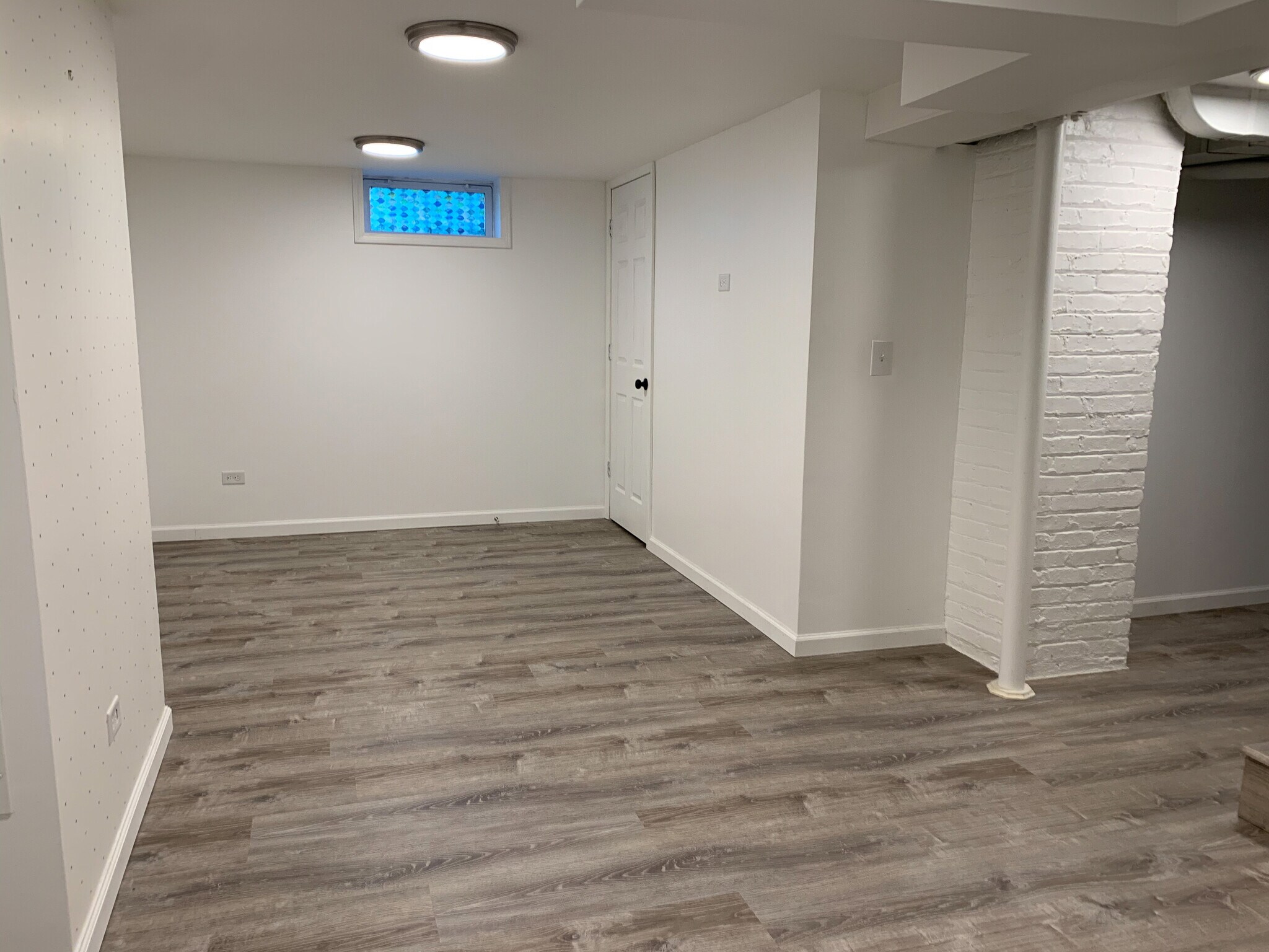 Open area, great for play, work, and entertaining. - 1336 N Eagle St