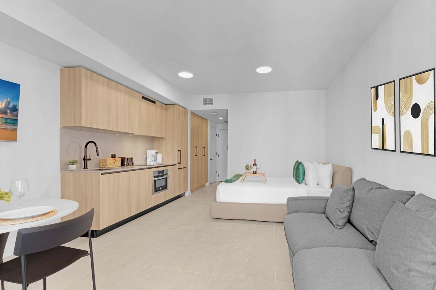 Building Photo - 501 NE 1st Ave