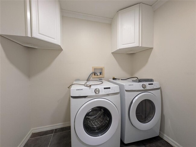 Building Photo - 9869 Heron Pointe Dr