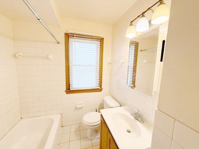 Building Photo - 3 BED, 1 BATH BEAUTIFUL SINGLE-FAMILY HOME IN GARFIELD HEIGHTS!