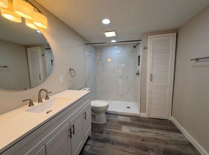 Bathroom - 2252 Burnway Rd