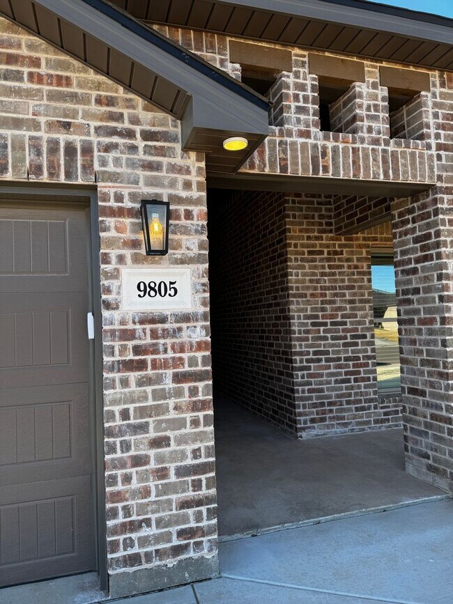 Building Photo - Fabulous Luxury Newer 2026 Build 3/2/2