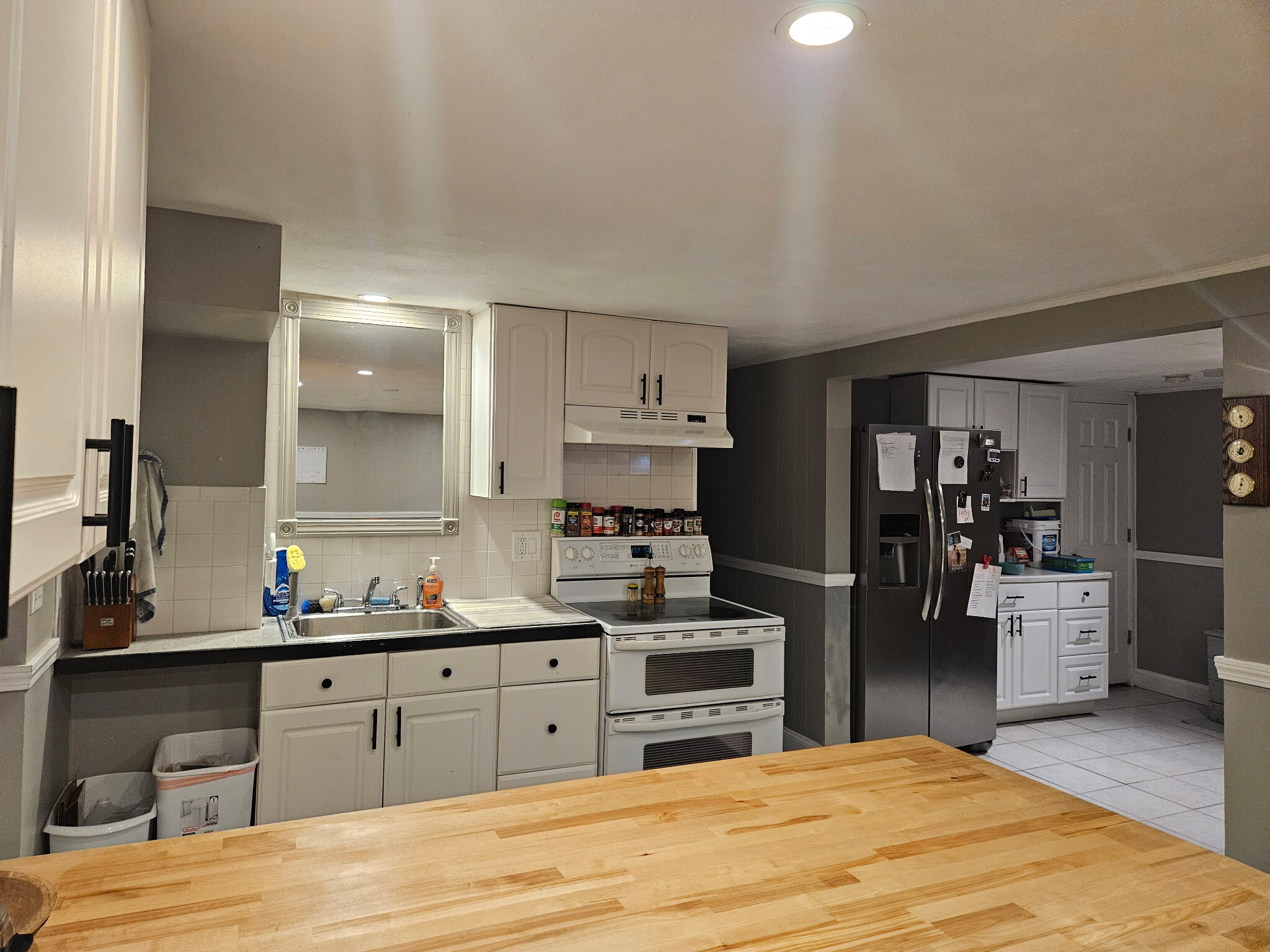Kitchen - 71 Leitha Dr