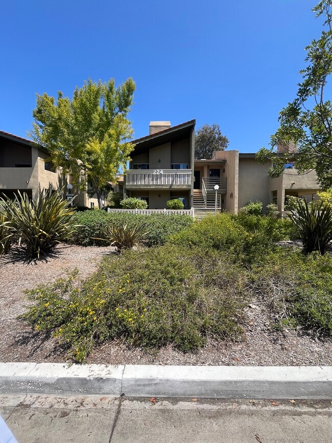 Building Photo - 224 Oakleaf Dr