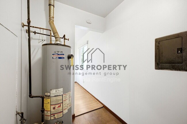 Building Photo - 1567 Briarwood Ave