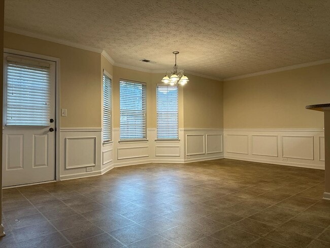 Building Photo - Open House 08/09/2025  Saturday 10:30AM un...