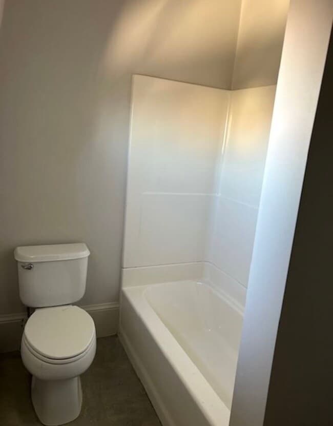 Building Photo - 52 Parkis Ave