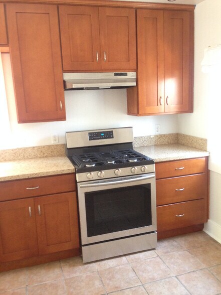 Building Photo - 1804 Bellevue Ave