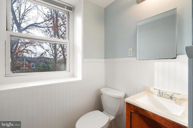 Building Photo - 7633 Allendale Dr