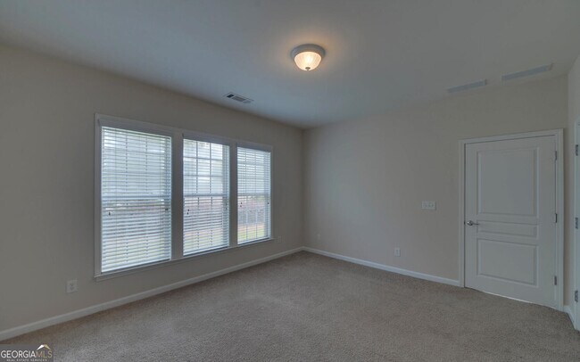 Building Photo - 6218 Azalea Way