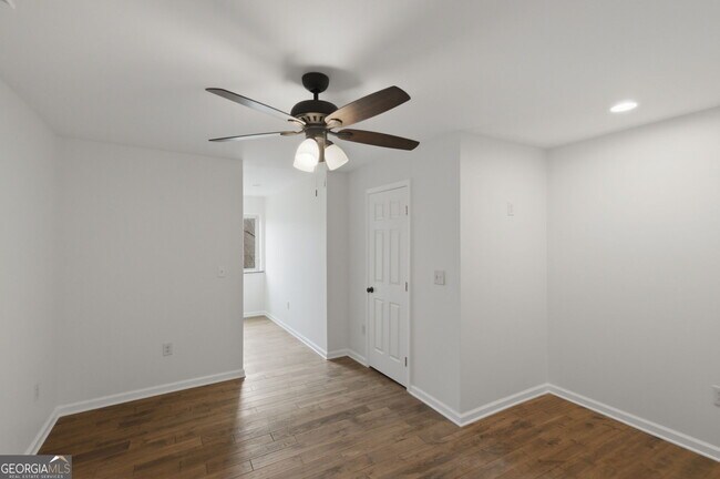 Building Photo - 1776 Old Country Pl