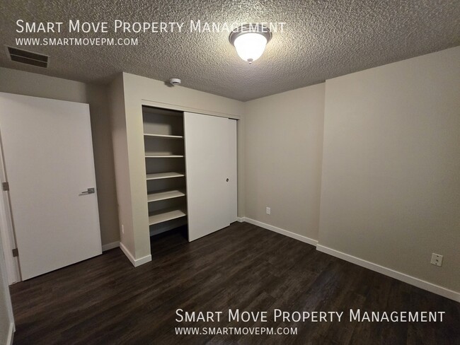 Building Photo - 945 Hearthstone Dr