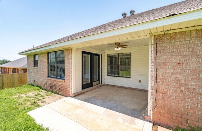 Building Photo - 2708 Azure Hills Dr