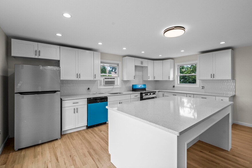 Primary Photo - 3 Park Pl