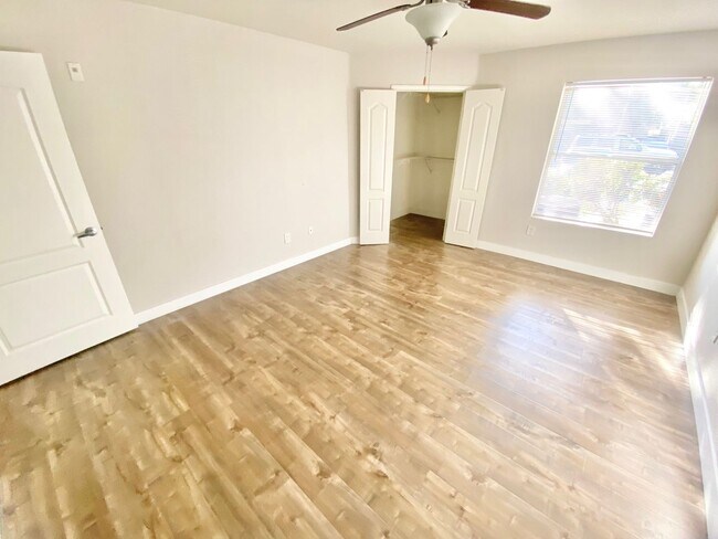 Building Photo - ADORABLE FIRST FLOOR CONDO UNIT 1 BEDROOM / BATH, LOCATED IN A GATED COMMUNITY!