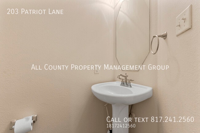 Building Photo - 203 Patriot Ln