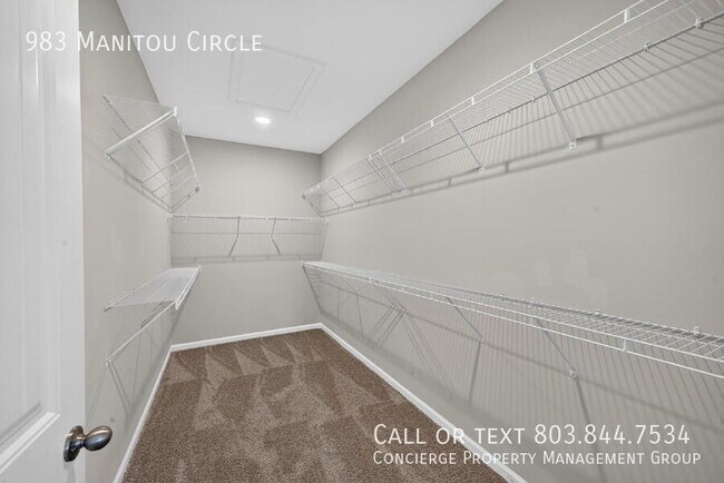 Building Photo - 983 Manitou Cir