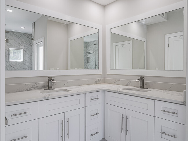 Building Photo - 8405 Red Bay Ct