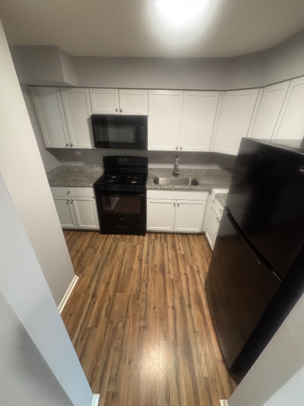 Building Photo - 7455 S Saginaw Ave