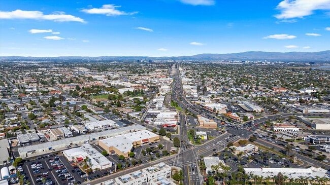 Building Photo - Superior Point