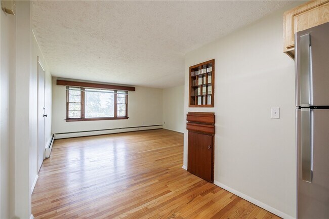 Building Photo - 5095 Emerson Rd