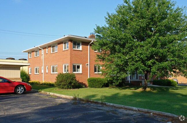 Building Photo - 1400 Old Canton Ln