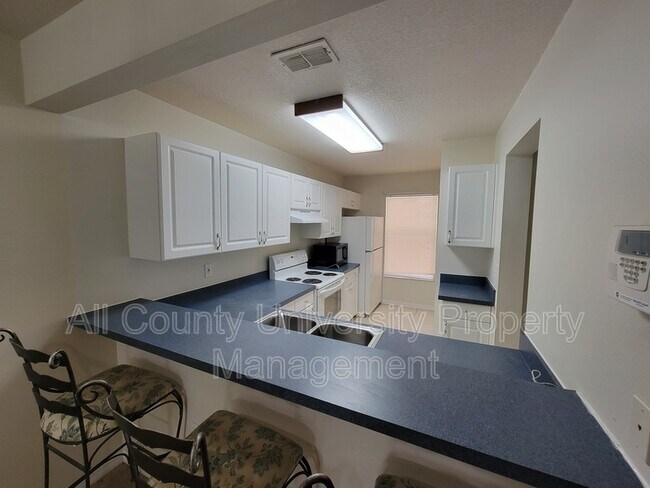 Building Photo - 2348 SW 42nd Dr