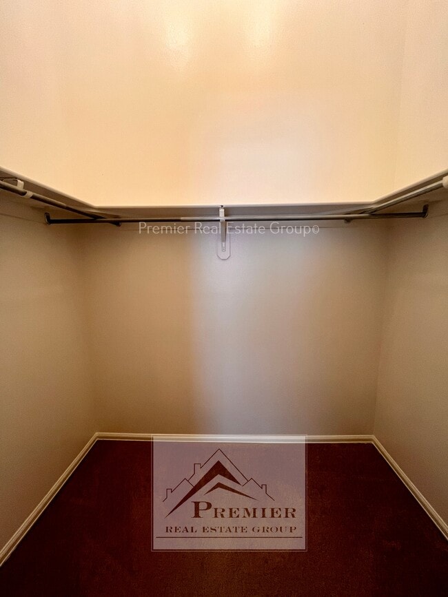 Building Photo - 3921 Donney Brook Ct
